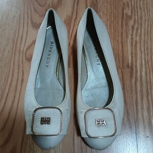 Givenchy Leather Off White Loafers